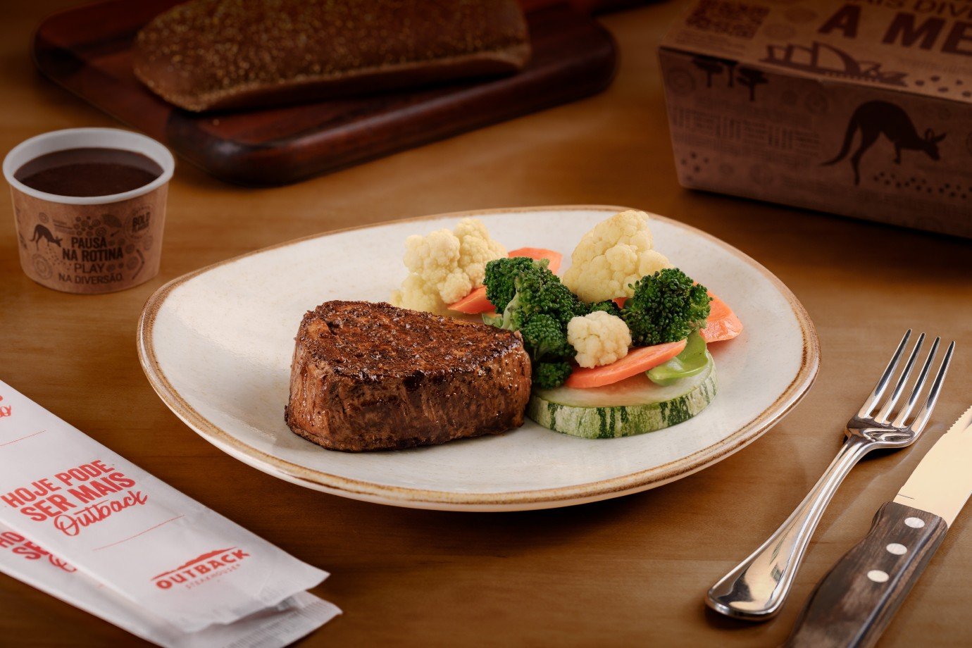 Outback volta com promoção de facas exclusivas; veja como conseguir