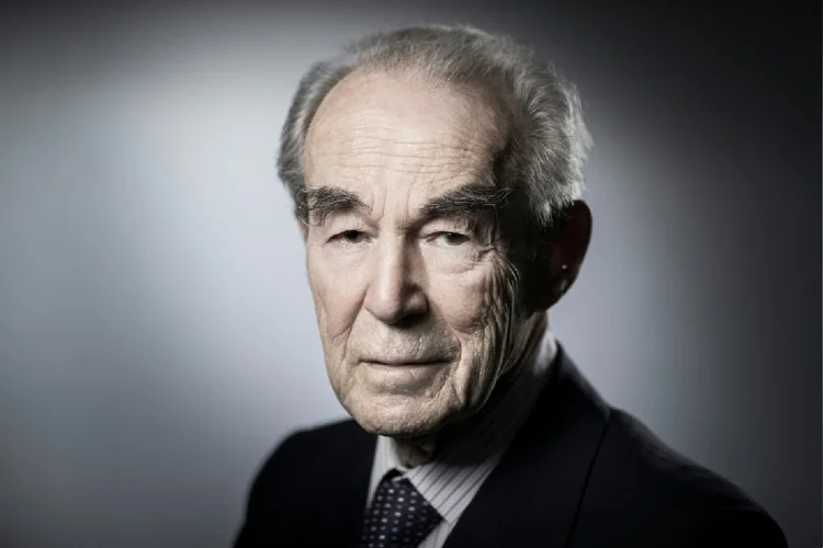 Ex-ministro da Justiça francês Robert Badinter  (AFP Photo)