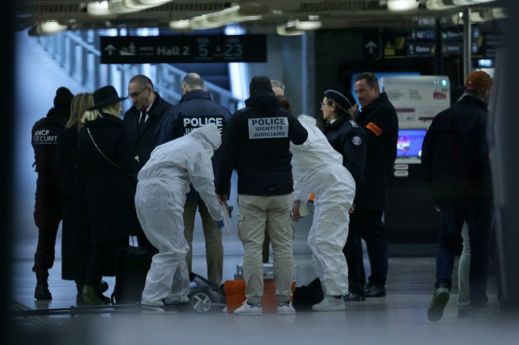 Ataque a faca deixa três feridos em uma das principais estações de trem em Paris