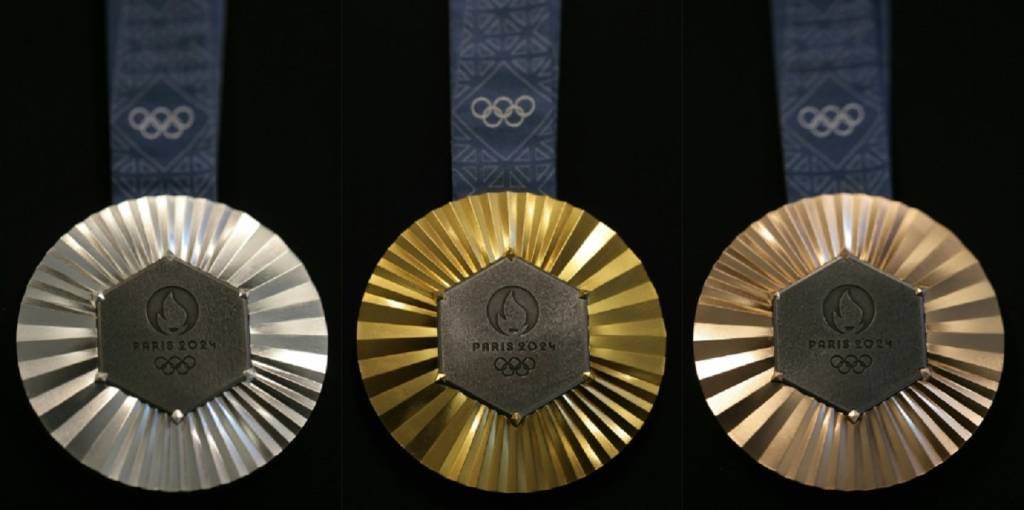 Medalhas olímpicas de Paris-2024 conterão um fragmento da Torre Eiffel