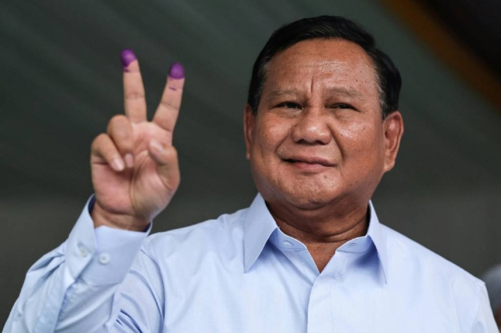 Ministro da Defesa da Indonésia lidera eleição presidencial