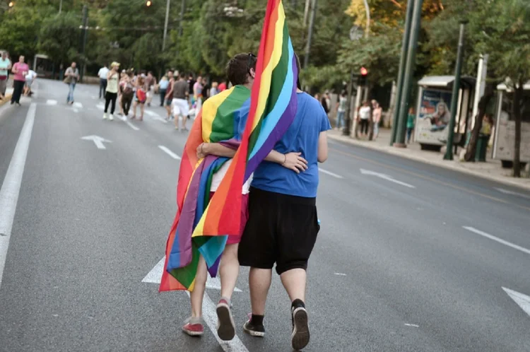 Associações LGBTQIAPN+ e casais homossexuais celebram o momento vivido pela Grécia (AFP/AFP Photo)