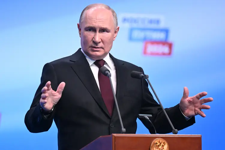 Putin participou de uma rara conferência com jornalistas ocidentais (NATALIA KOLESNIKOVA /AFP)