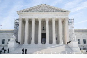 Imagem referente à matéria: Suprema Corte dos EUA limita acusações de obstrução, beneficiando invasores do Capitólio