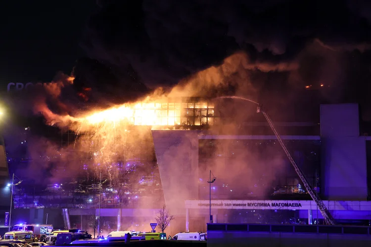 Incêndio no shopping Crocus City Mall, em Krasnogorsk, subúrbio de Moscou (Sergei Vedyashkin/AFP)