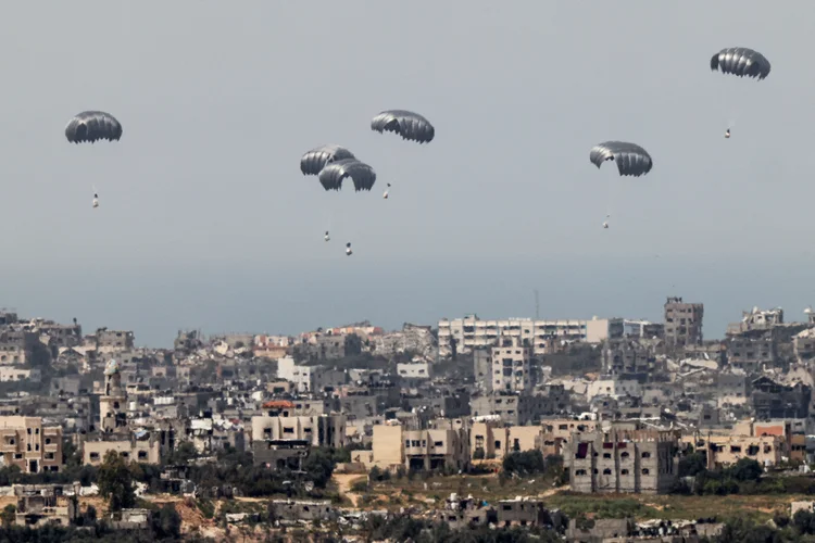 Guerra em Gaza: quase 1,5 milhão de pessoas estão aglomeradas na região, muitas delas para fugir dos bombardeios israelenses (JACK GUEZ/AFP)