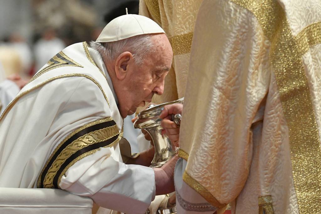 Papa Francisco e ortodoxos querem unificar data de Páscoa em 2025; entenda