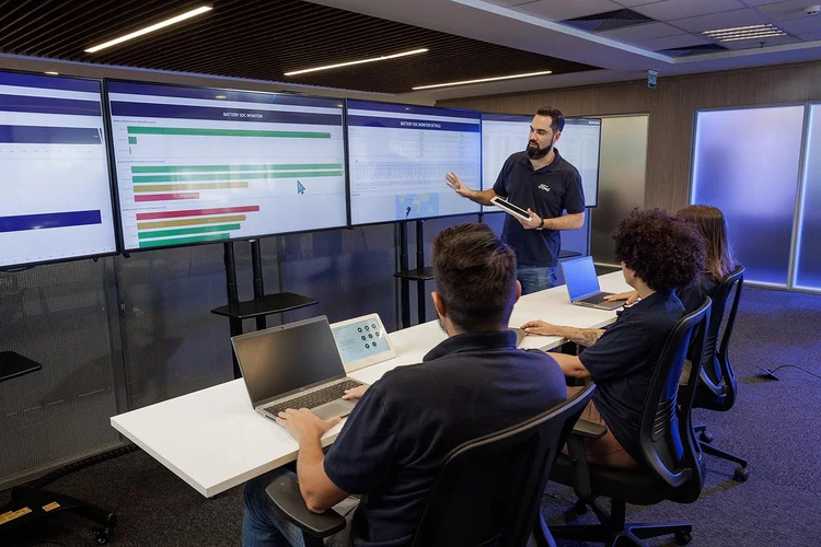 Command Center: plataforma pioneira criada pela engenharia brasileira para monitoramento da saúde dos veículos. (Divulgação/Divulgação)