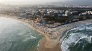 PEC das praias: Flávio Bolsonaro defende projeto após briga de Neymar e Luana Piovani