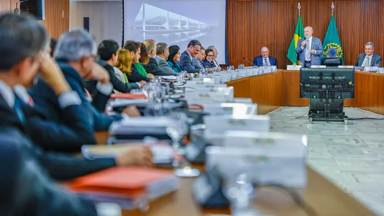 O presidente Luiz Inácio Lula da Silva durante a primeira reunião com todos os ministros em 2024 na segunda-feira, 18/3. 
Crédito: Palácio do Planalto / Divulgação (Palácio do Planalto/Divulgação)