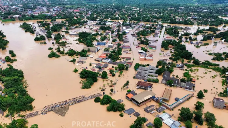 Brasiléia: cidade tem uma única ponte que a liga ao resto do Brasil (Prefeitura de Brasiléia/Divulgação)