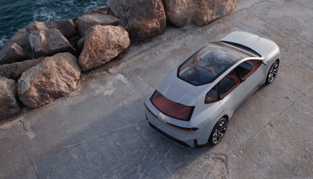 BMW apresenta conceito de carro elétrico para competir com Tesla e Mercedes-Benz