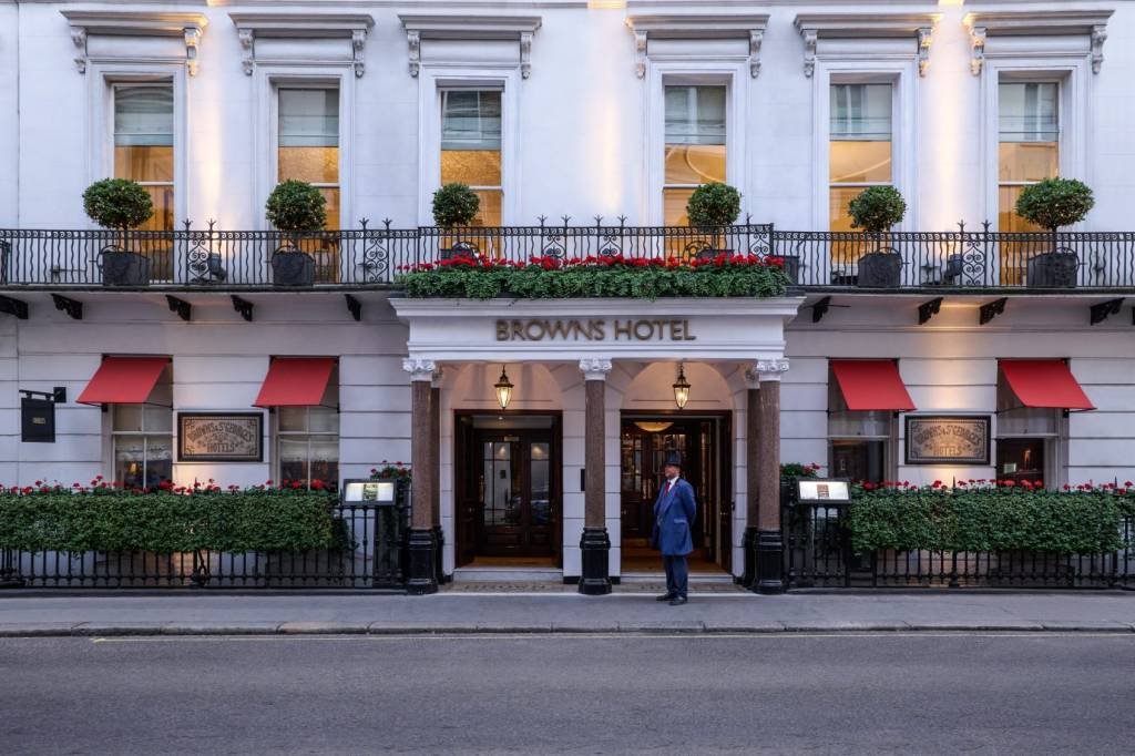 Conheça o hotel mais antigo de Londres com suítes que homenageiam escritores e estilistas