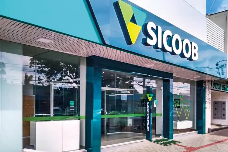 Agência do Sicoob: cooperativa registrou resultado recorde R$ 8,4 bilhões em 2023, um aumento de 16,4% em comparação ao ano anterior (Divulgação/Divulgação)
