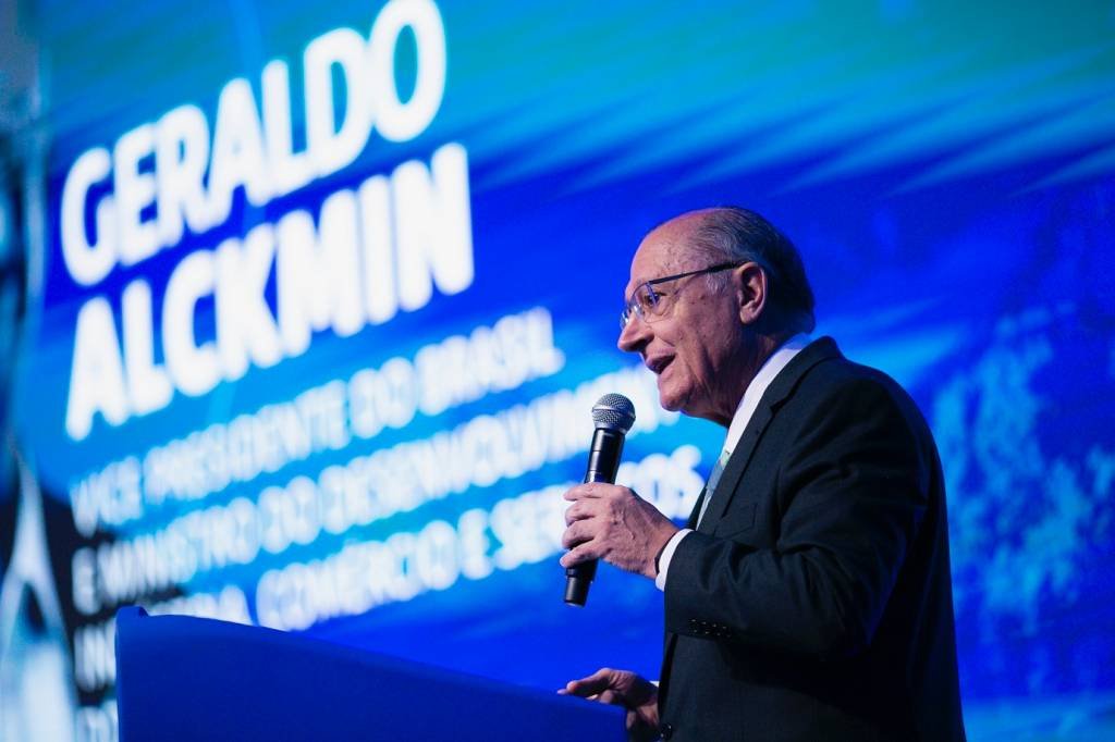‘Precisamos renovar máquinas para a indústria ganhar produtividade’, diz Alckmin