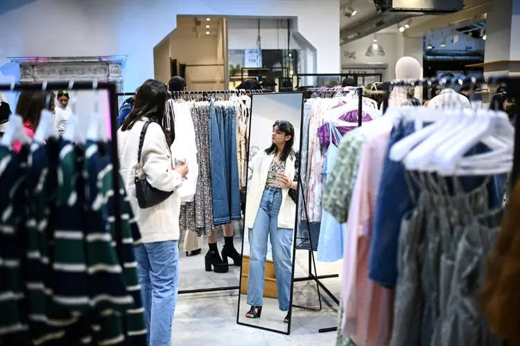 Cerco: Nova regra vai incluir taxa sobre produtos e proibição da publicidade de fast fashion (AFP Photo)