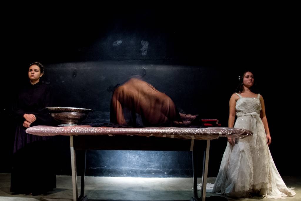 Bússola Cultural: peça sobre 'fantasmas' estreia no Teatro Sérgio Cardoso