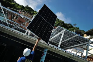 Imagem referente à matéria: Brasil registra 245 mil novas instalações em energia solar em 2025, aponta pesquisa