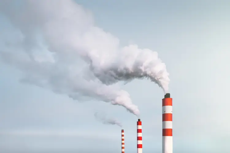 2023: países como China, Canadá e México recorreram a meios poluentes de produção de energia (Eric Yang/Getty Images)