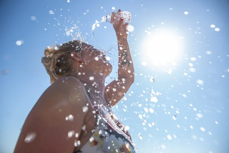 Riscos: com altas temperaturas, população do planeta sofre os efeitos das mudanças climáticas (Getty Images)