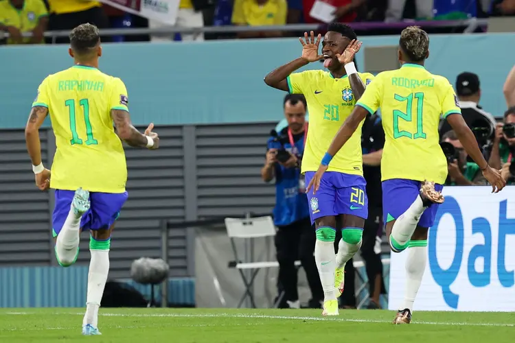 Inglaterra x Brasil: O Brasil encara a Inglaterra mirando alçar novos caminhos nesse novo ciclo (Zhizhao Wu/Getty Images)