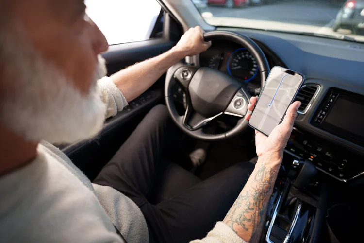 Safety driving while hanging out with friends (Getty Images/Getty Images)