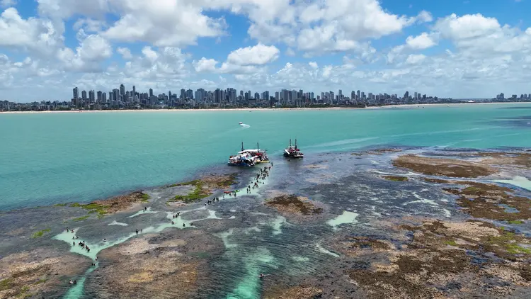 Piscinas naturais em João Pessoa, na Paraíba: capital apresentou a maior elevação de preços de venda em imóveis comerciais no último mês (Cristian Lourenço/Getty Images)