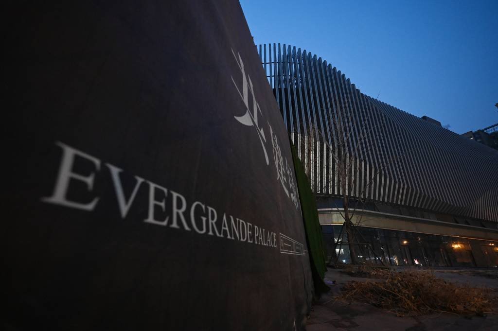 China Evergrande cancela pedidos de reestruturação de dívida externa nos EUA