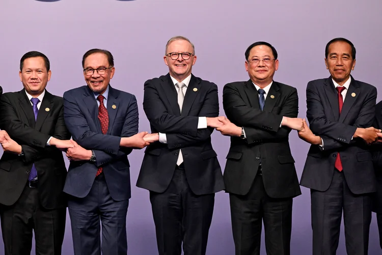 Albanese com seus pares do Sudeste Asiático em reunião de cúpula