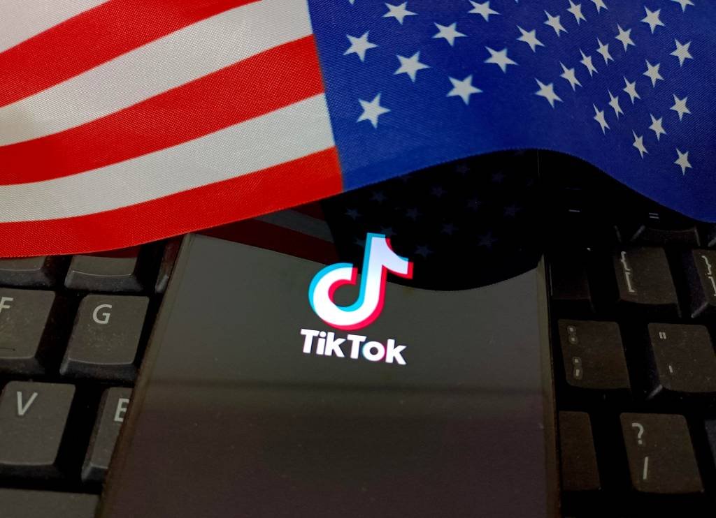 Criadores de conteúdo do TikTok entram na Justiça contra lei que força venda do app nos EUA