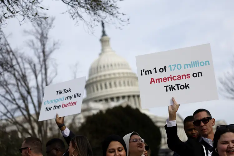 Tiktok: dezenas de pessoas foram ao Capitólio para protestar contra o projeto 