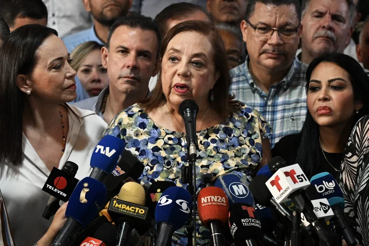 Corina Yoris, substituta nas próximas eleições da líder da oposição venezuelana Maria Corina Machado. (Federico Parra/AFP/Getty Images)