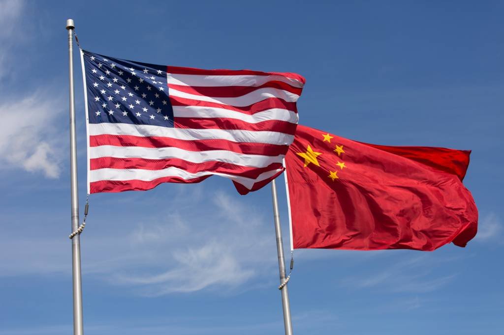 China impõe sanções a duas empresas dos EUA por "apoio a venda de armas a Taiwan"