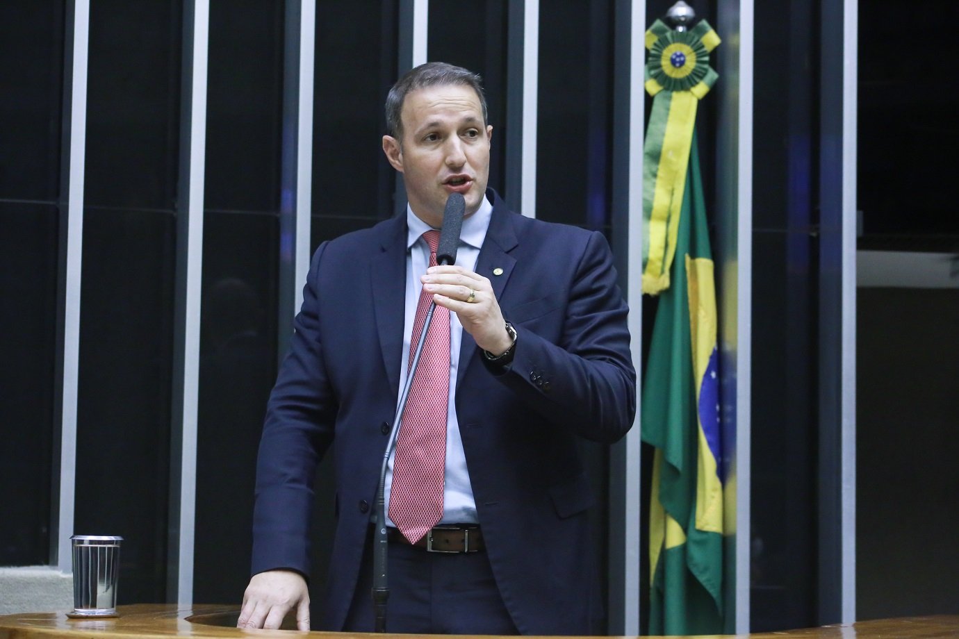 Parecer de Derrite mantém flexibilização do Senado ao PL da 'saidinha' de presos