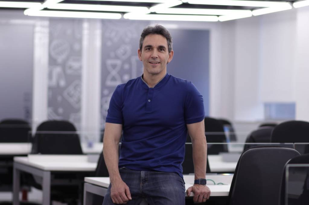 O argentino que abriu a startup com US$ 100 e agora tem R$ 100 milhões para aquisições no Brasil