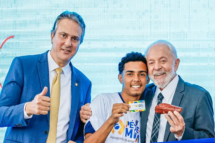 Presidente da República, Luiz Inácio Lula da Silva, durante encontro com estudantes para anúncio de pagamento da primeira parcela do programa Pé-de-Meia, no Palácio do Planalto (Ricardo Stuckert / PR/Divulgação)