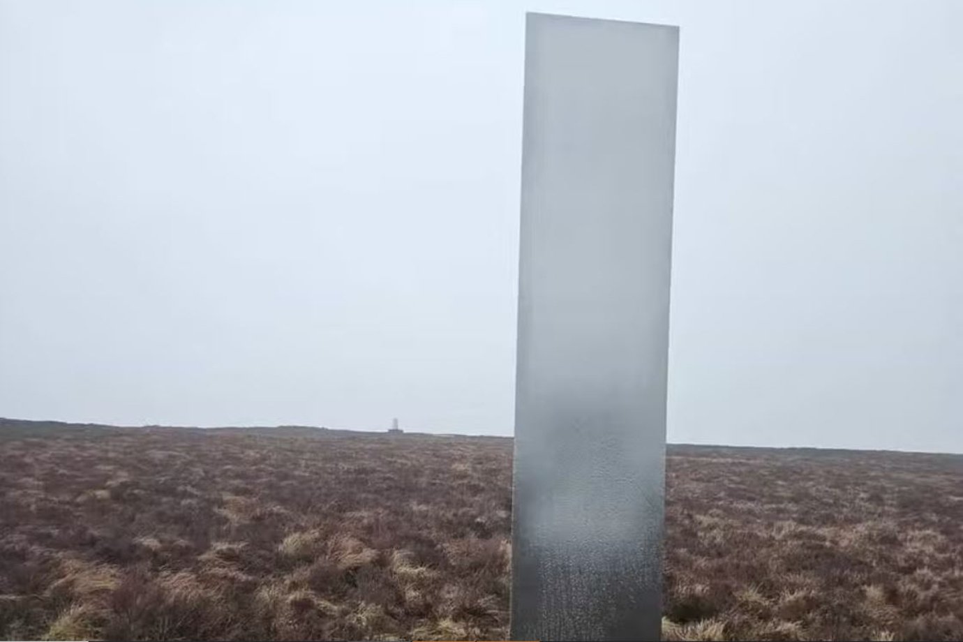 Monólito gigante: o que se sabe até o momento sobre objeto de aço encontrado no País de Gales