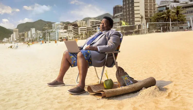 O ator Leslie David Baker ficou reconhecido pelo papel como "Stanley", na série "The Office" (Nubank/Divulgação)