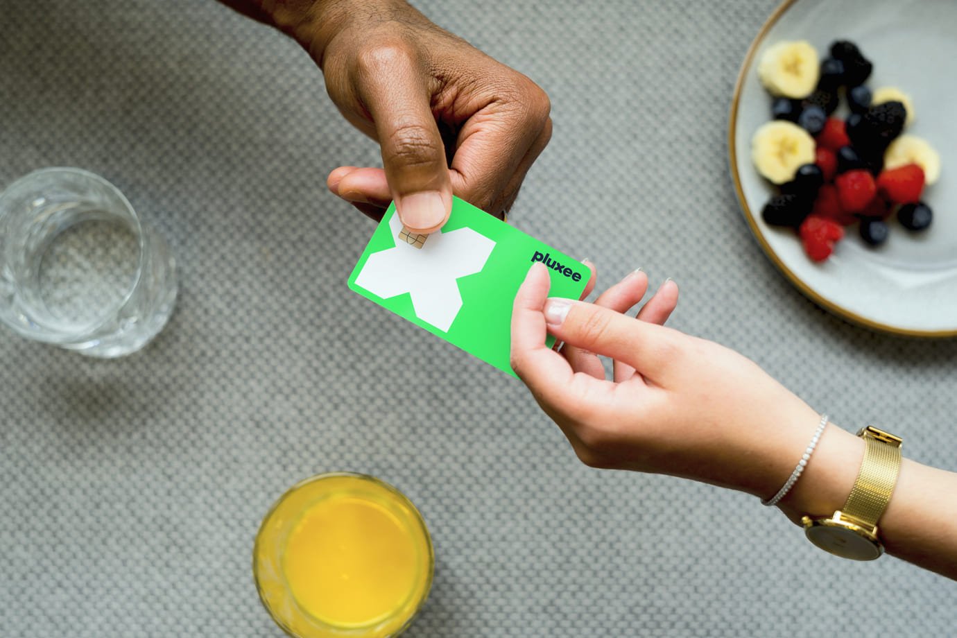 Sete benefícios em um só cartão: a aposta da Pluxee para agradar os colaboradores