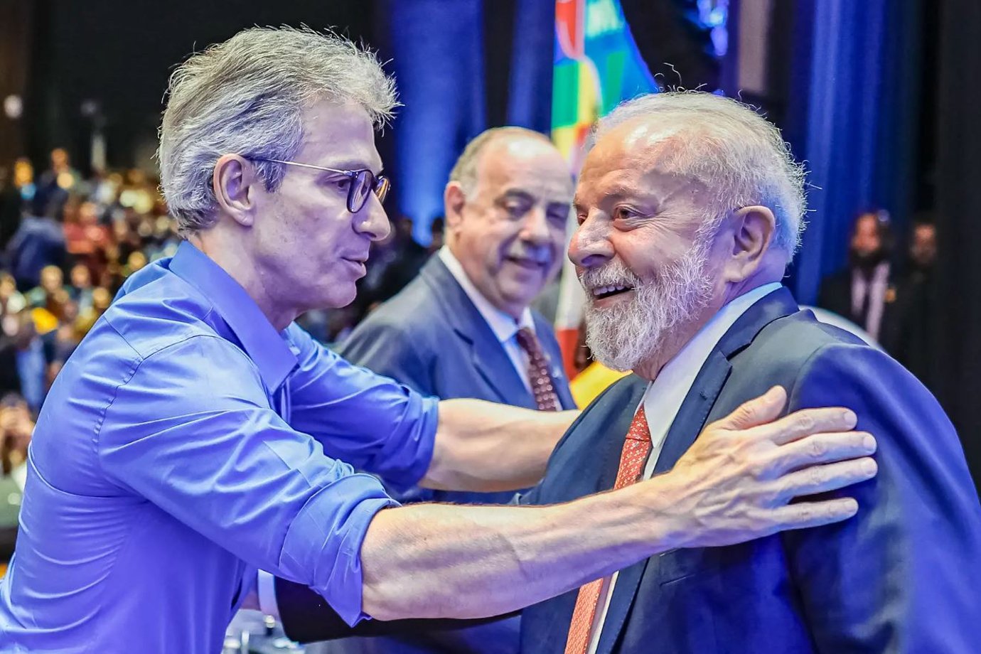 Lula homologa plano para pagamento das dívidas de Minas Gerais