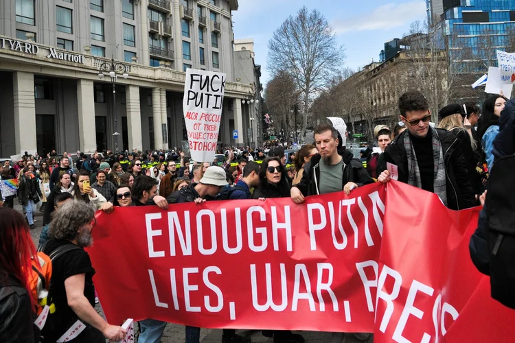 Protestos de russos contra o presidente Vladimir Putin (Nicolo Vincenzo Malvestuto/Getty Images)