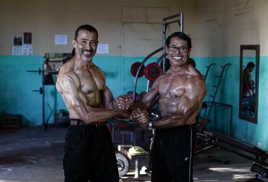 'Vovôs fisiculturistas': irmãos fazem sucesso nas redes dando dicas de treino e alimentação