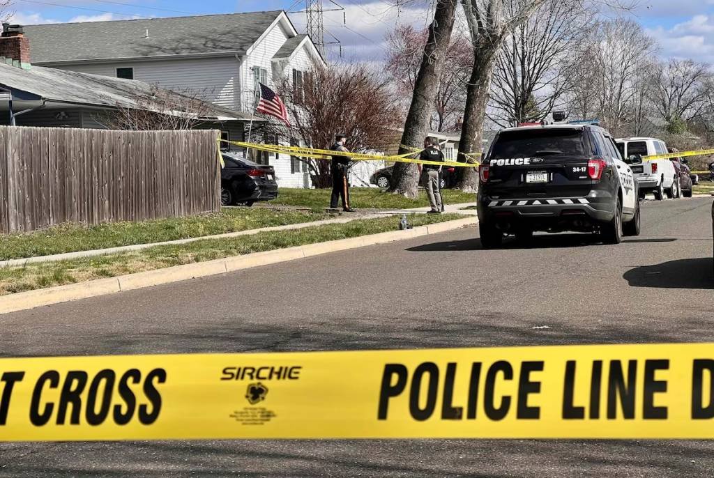 Atirador deixa pelo menos 3 mortos em cidade da Pensilvânia, nos EUA; polícia emite alerta