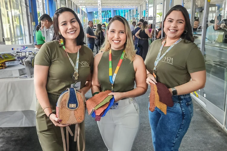 Stefane Correa, Bruna Freitas e Camila Nascimento, da Yara Couro: queremos levar o couro de peixe para a moda e indústria automotiva (Marcos Bonfim/Site Exame)