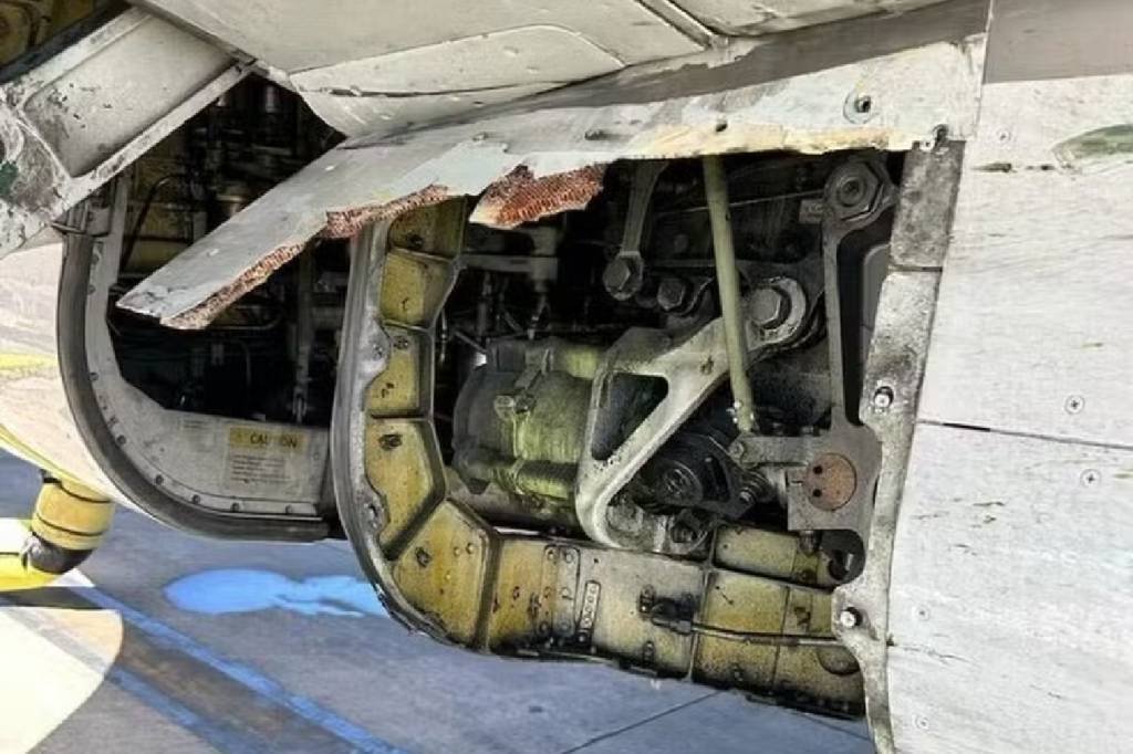 Boeing 737 perde parte da fuselagem durante voo, nos Estados Unidos