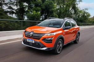 Ações da Renault desabam 17% após corte de projeções e troca de CEO
