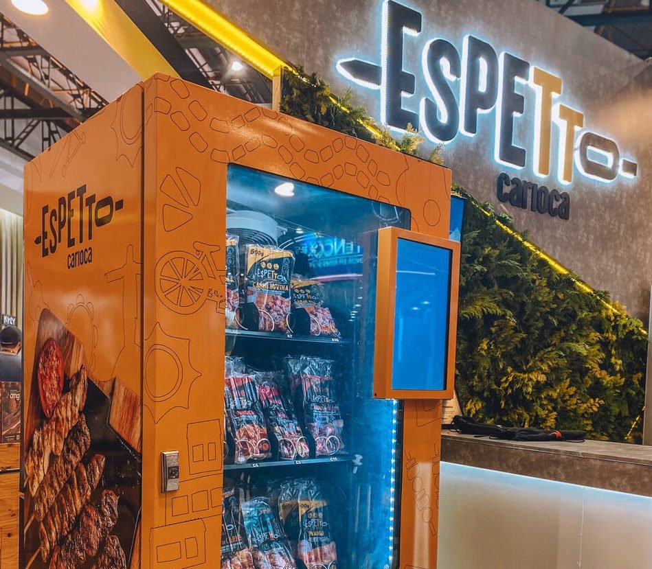 Espetto Carioca lança máquina autônoma de espetinhos de carne 