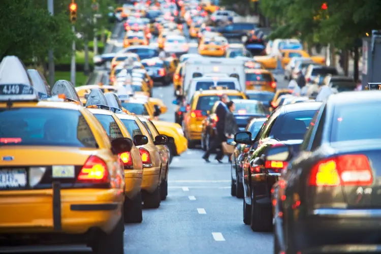 Trânsito em Manhattan, em Nova York (Alan Schein/Getty Images)