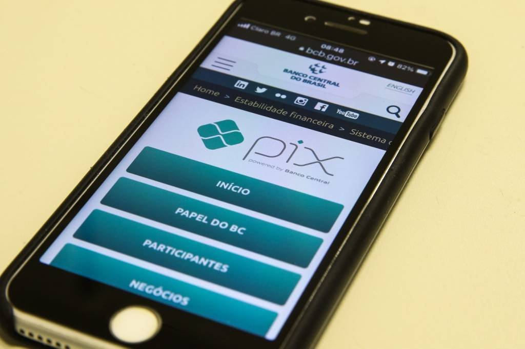 Pix supera 200 milhões de transações no 5º dia útil de abril e bate novo recorde diário, diz BC