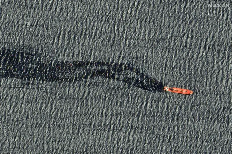Imagem de satélite de 1º de março de 2024 do navio "Rubymar", atingido por um míssil huthi. (AFP/AFP)